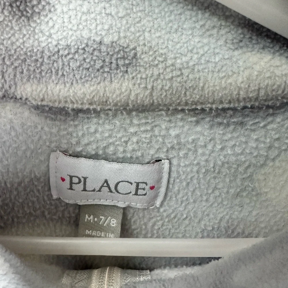 The Children's Place girls sweater grey camo size M 7-8